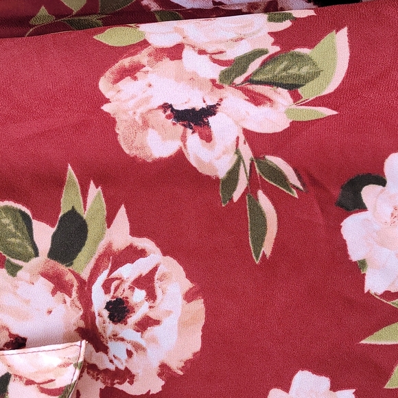 Elle Lightweight Floral Blouse - Picture 2 of 4